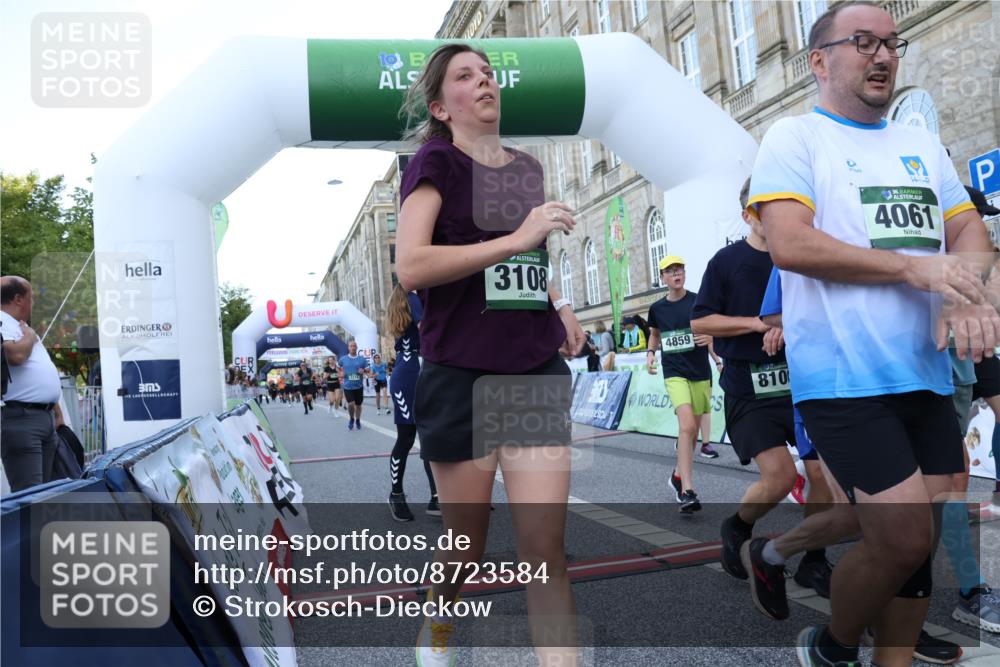 07.09.2025 - BARMER Alsterlauf Strokosch-Dieckow http://msf.ph/oto/8723584 07.09.2025 10:07:49 Ziel 2218, 2263, 2520, 2637, 2959, 3108, 3109, 3196, 3343, 3576, 3782, 3820, 4061, 4063, 4309, 4710, 4715, 4736, 4859, 4957, 5060, 5932, 6061 meine-sportfotos.de