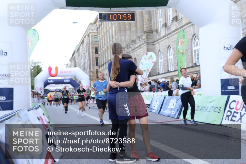 07.09.2025 - BARMER Alsterlauf Strokosch-Dieckow http://msf.ph/oto/8723588 07.09.2025 10:07:51 Ziel 2109, 2110, 2218, 2520, 2637, 2939, 3108, 3109, 3196, 3343, 3782, 3820, 4063, 4309, 4736, 4859, 4957, 5060, 5932, 6061 meine-sportfotos.de