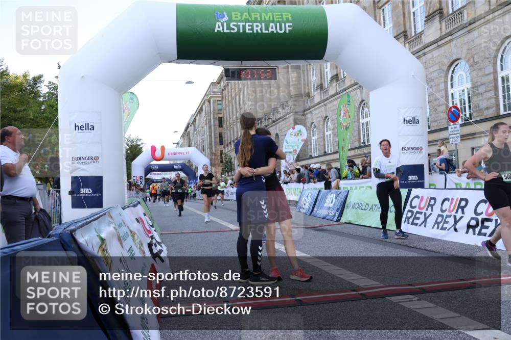 07.09.2025 - BARMER Alsterlauf Strokosch-Dieckow http://msf.ph/oto/8723591 07.09.2025 10:07:52 Ziel 2109, 2110, 2218, 2520, 2637, 2939, 3108, 3109, 3196, 3343, 3782, 3820, 4063, 4309, 4859, 4957, 5060, 5932, 6061 meine-sportfotos.de