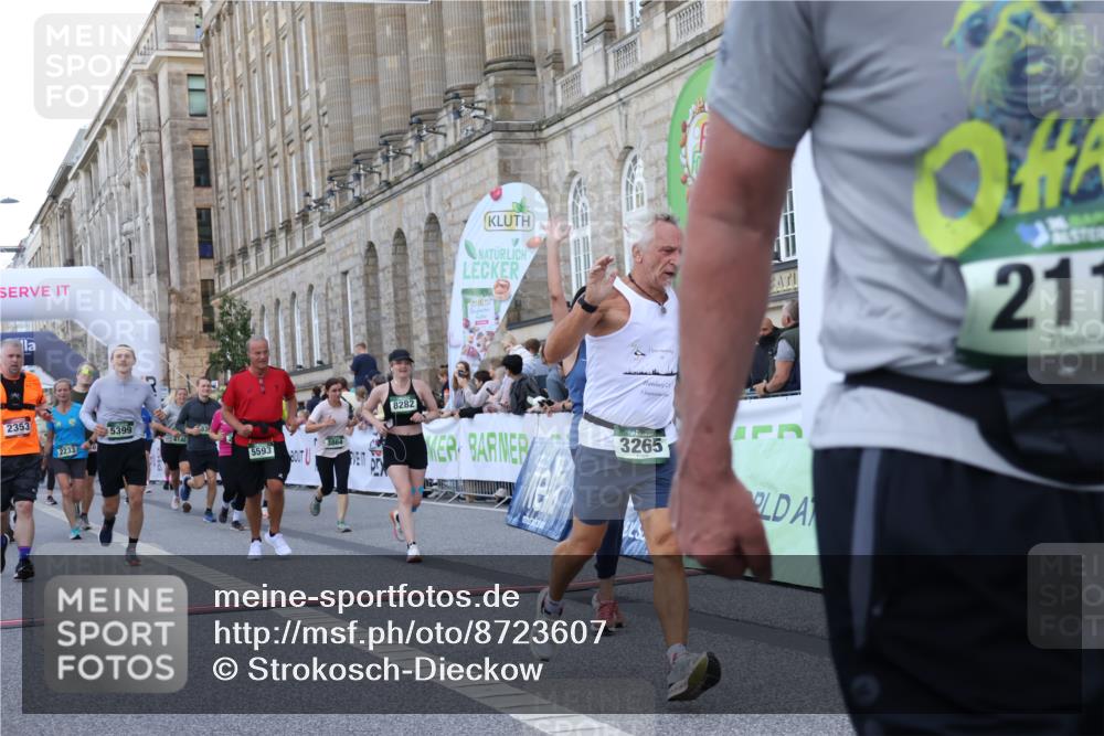 07.09.2025 - BARMER Alsterlauf Strokosch-Dieckow http://msf.ph/oto/8723607 07.09.2025 10:08:02 Ziel 2109, 2110, 2233, 2353, 2662, 2755, 2893, 2939, 2965, 3265, 3864, 3976, 4110, 4860, 5173, 5315, 5399, 5524, 5593, 5854, 5939, 6140, 6141, 8282 meine-sportfotos.de