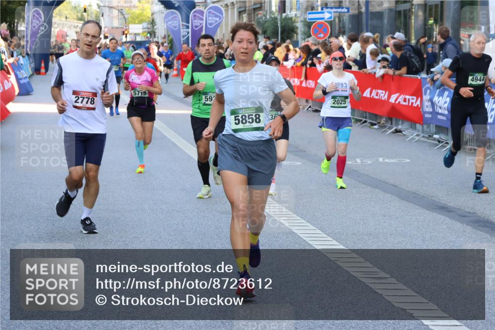 07.09.2025 - BARMER Alsterlauf Strokosch-Dieckow http://msf.ph/oto/8723612 07.09.2025 09:51:31 Ziel 2165, 2174, 2242, 2451, 2545, 2823, 2879, 3071, 3099, 3363, 3556, 3601, 3750, 3823, 3981, 4271, 4420, 4613, 4795, 4979, 5326, 5643, 5853, 5884, 5886, 5940, 5969, 6142, 6254 meine-sportfotos.de