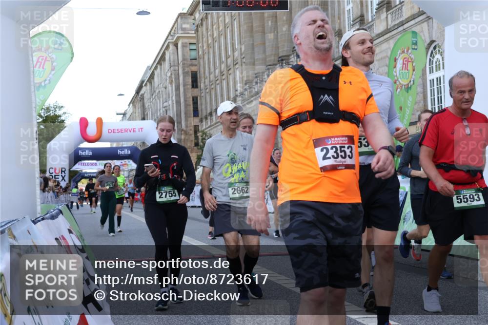 07.09.2025 - BARMER Alsterlauf Strokosch-Dieckow http://msf.ph/oto/8723617 07.09.2025 10:08:06 Ziel 2233, 2353, 2372, 2662, 2755, 2893, 2962, 2965, 3063, 3265, 3864, 3976, 4110, 4860, 5173, 5212, 5315, 5399, 5402, 5524, 5593, 5854, 5939, 6140, 6141, 8282 meine-sportfotos.de