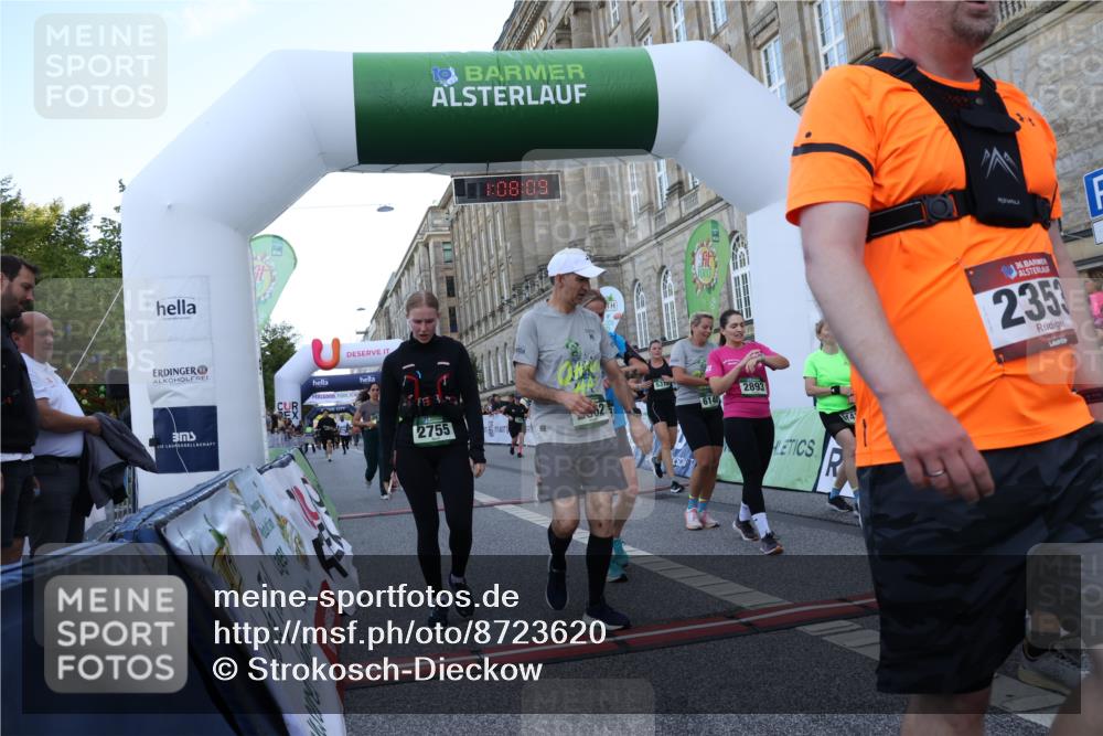 07.09.2025 - BARMER Alsterlauf Strokosch-Dieckow http://msf.ph/oto/8723620 07.09.2025 10:08:08 Ziel 2233, 2353, 2372, 2662, 2755, 2893, 2962, 2965, 3063, 3837, 3864, 3976, 4110, 4860, 5173, 5212, 5315, 5399, 5402, 5475, 5593, 5854, 5935, 5939, 6140, 6141, 6219, 6343, 8282 meine-sportfotos.de