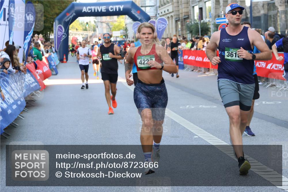 07.09.2025 - BARMER Alsterlauf Strokosch-Dieckow http://msf.ph/oto/8723666 07.09.2025 09:51:24 Ziel 2165, 2174, 2242, 2451, 2681, 2823, 2879, 3099, 3247, 3556, 3601, 3750, 4157, 4420, 4795, 4979, 5063, 5125, 5234, 5326, 5376, 5643, 5807, 5853, 5884, 5886, 5940, 5969, 6254, 8075, 8477 meine-sportfotos.de