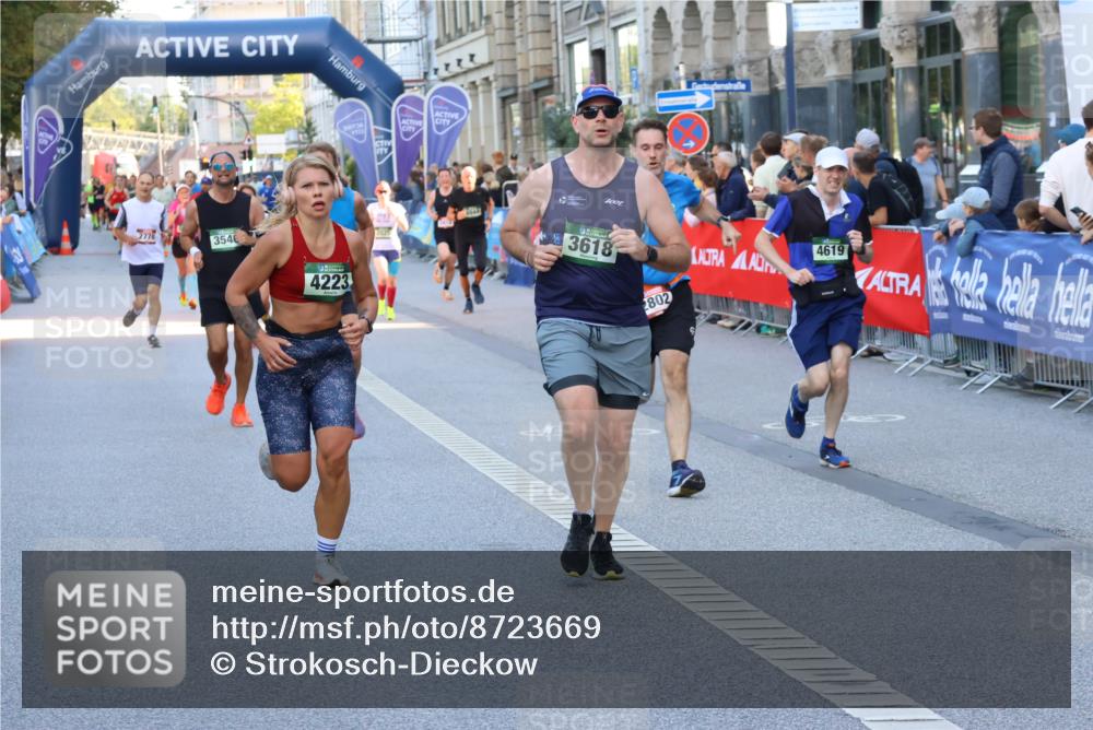 07.09.2025 - BARMER Alsterlauf Strokosch-Dieckow http://msf.ph/oto/8723669 07.09.2025 09:51:23 Ziel 2165, 2242, 2451, 2681, 2823, 2879, 3099, 3247, 3556, 3601, 3750, 4157, 4420, 4795, 4979, 5063, 5125, 5234, 5326, 5376, 5643, 5807, 5853, 5884, 5886, 5940, 5969, 6254, 8075, 8200, 8477 meine-sportfotos.de