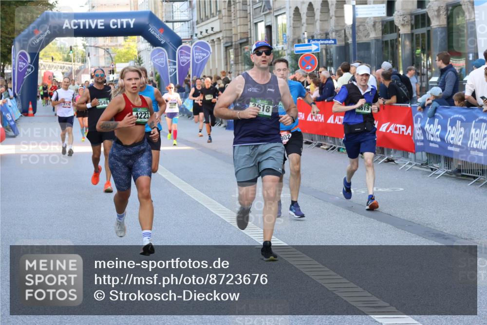 07.09.2025 - BARMER Alsterlauf Strokosch-Dieckow http://msf.ph/oto/8723676 07.09.2025 09:51:23 Ziel 2165, 2242, 2451, 2681, 2823, 2879, 3099, 3247, 3556, 3601, 3750, 4157, 4420, 4795, 4979, 5063, 5125, 5234, 5326, 5376, 5643, 5807, 5853, 5884, 5886, 5940, 5969, 6254, 8075, 8200, 8477 meine-sportfotos.de