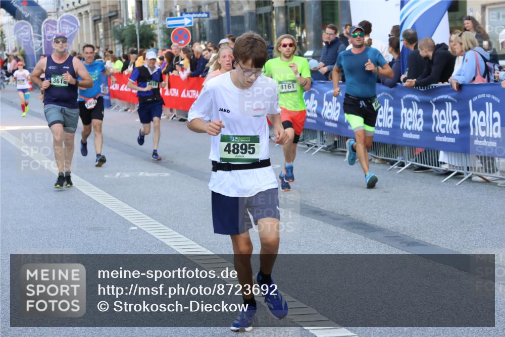 07.09.2025 - BARMER Alsterlauf Strokosch-Dieckow http://msf.ph/oto/8723692 07.09.2025 09:51:21 Ziel 2165, 2242, 2451, 2681, 2823, 2879, 3247, 3556, 3601, 3750, 4157, 4420, 4979, 5063, 5125, 5234, 5326, 5376, 5643, 5807, 5853, 5884, 5886, 5940, 5969, 8075, 8200, 8477 meine-sportfotos.de