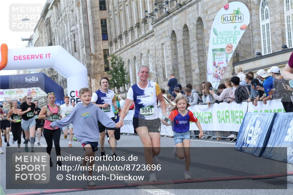 07.09.2025 - BARMER Alsterlauf Strokosch-Dieckow http://msf.ph/oto/8723696 07.09.2025 10:08:44 Ziel 2723, 3041, 3192, 3234, 3477, 4086, 4087, 4088, 4449, 4450, 5053, 5139, 5404, 5902, 6210, 8164, 8244 meine-sportfotos.de
