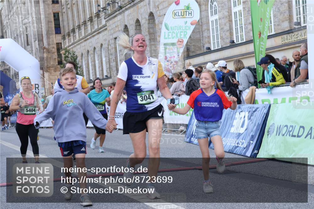 07.09.2025 - BARMER Alsterlauf Strokosch-Dieckow http://msf.ph/oto/8723699 07.09.2025 10:08:45 Ziel 2360, 3041, 3234, 3477, 4086, 4087, 4088, 4449, 4450, 5053, 5139, 5404, 5902, 6210, 8164, 8244 meine-sportfotos.de