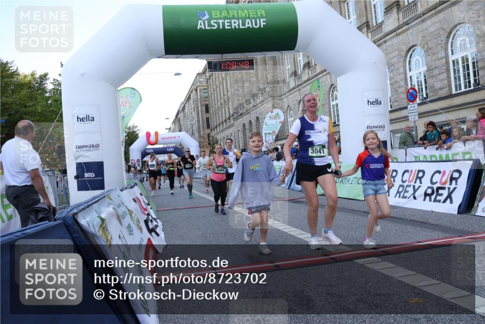 07.09.2025 - BARMER Alsterlauf Strokosch-Dieckow http://msf.ph/oto/8723702 07.09.2025 10:08:46 Ziel 2360, 3041, 3234, 3477, 4086, 4087, 4088, 4449, 4450, 5053, 5139, 5404, 5902, 6210, 8164, 8244 meine-sportfotos.de