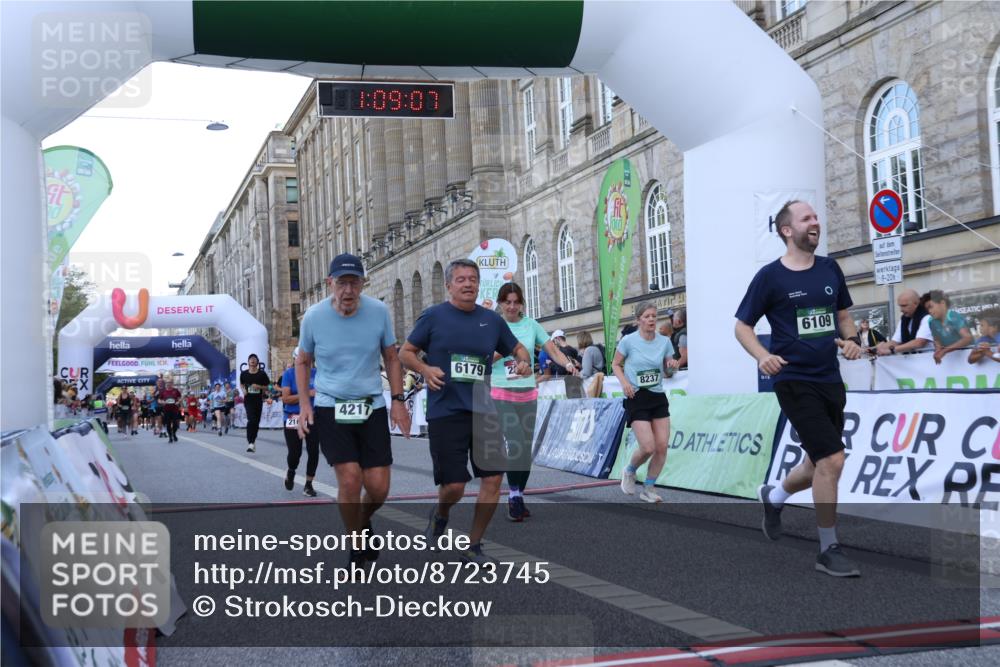 07.09.2025 - BARMER Alsterlauf Strokosch-Dieckow http://msf.ph/oto/8723745 07.09.2025 10:09:06 Ziel 2161, 2648, 2654, 2828, 3285, 3408, 4217, 4778, 5244, 5251, 5287, 5651, 6109, 6179, 8187, 8237 meine-sportfotos.de