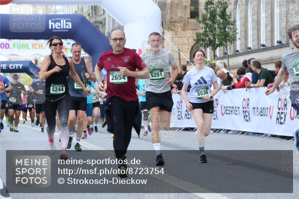 07.09.2025 - BARMER Alsterlauf Strokosch-Dieckow http://msf.ph/oto/8723754 07.09.2025 10:09:11 Ziel 2161, 2591, 2648, 2654, 5244, 5251, 5272, 5536, 5651, 5746, 8187, 8237 meine-sportfotos.de