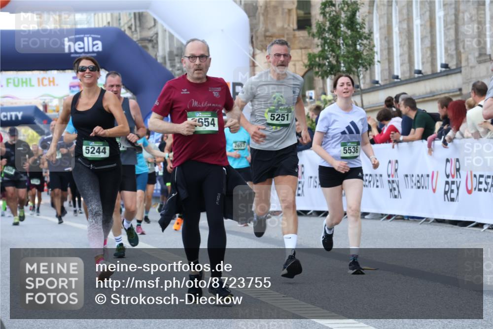07.09.2025 - BARMER Alsterlauf Strokosch-Dieckow http://msf.ph/oto/8723755 07.09.2025 10:09:11 Ziel 2161, 2591, 2648, 2654, 5244, 5251, 5272, 5536, 5651, 5746, 8187, 8237 meine-sportfotos.de
