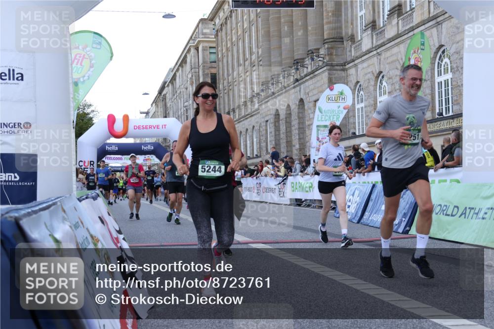 07.09.2025 - BARMER Alsterlauf Strokosch-Dieckow http://msf.ph/oto/8723761 07.09.2025 10:09:14 Ziel 2479, 2480, 2591, 2654, 2657, 3130, 3202, 3203, 3784, 3883, 5244, 5251, 5272, 5369, 5536, 5601, 5651, 5746, 8187 meine-sportfotos.de