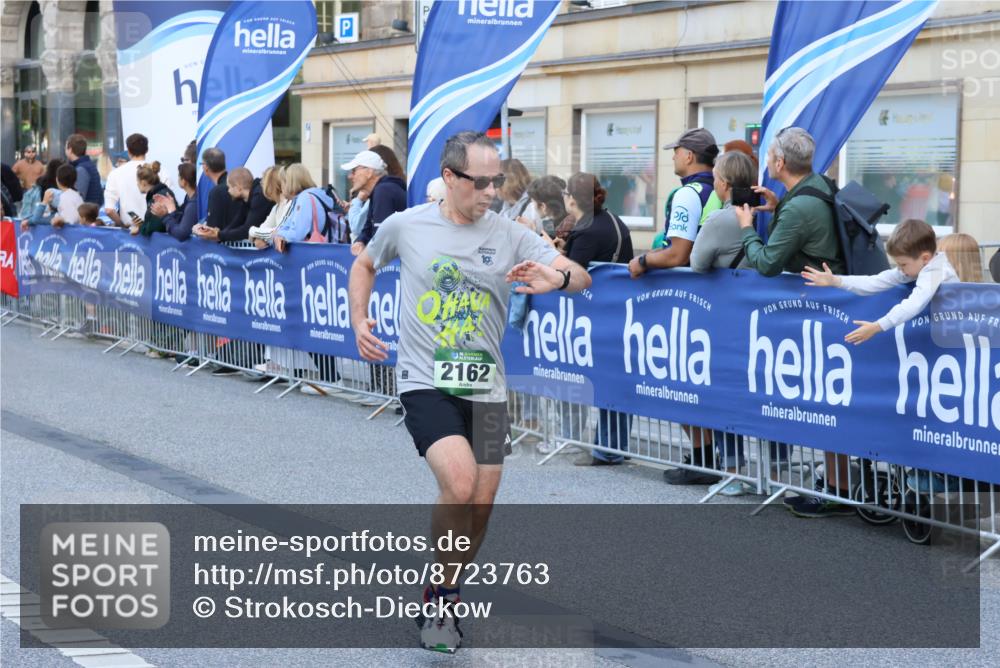 07.09.2025 - BARMER Alsterlauf Strokosch-Dieckow http://msf.ph/oto/8723763 07.09.2025 09:51:11 Ziel 2025, 2416, 2681, 2778, 3247, 3538, 4157, 4173, 4944, 5063, 5125, 5179, 5234, 5376, 5710, 5715, 5807, 5858, 5921, 8075, 8200, 8292, 8477 meine-sportfotos.de