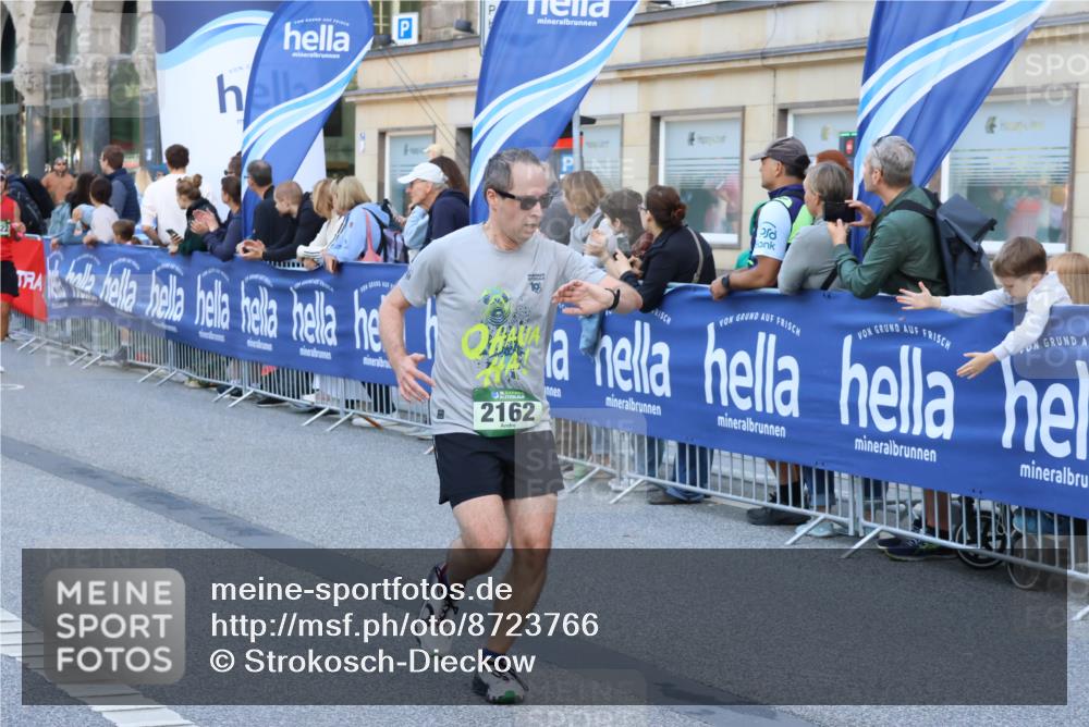 07.09.2025 - BARMER Alsterlauf Strokosch-Dieckow http://msf.ph/oto/8723766 07.09.2025 09:51:11 Ziel 2025, 2416, 2681, 2778, 3247, 3538, 4157, 4173, 4944, 5063, 5125, 5179, 5234, 5376, 5710, 5715, 5807, 5858, 5921, 8075, 8200, 8292, 8477 meine-sportfotos.de