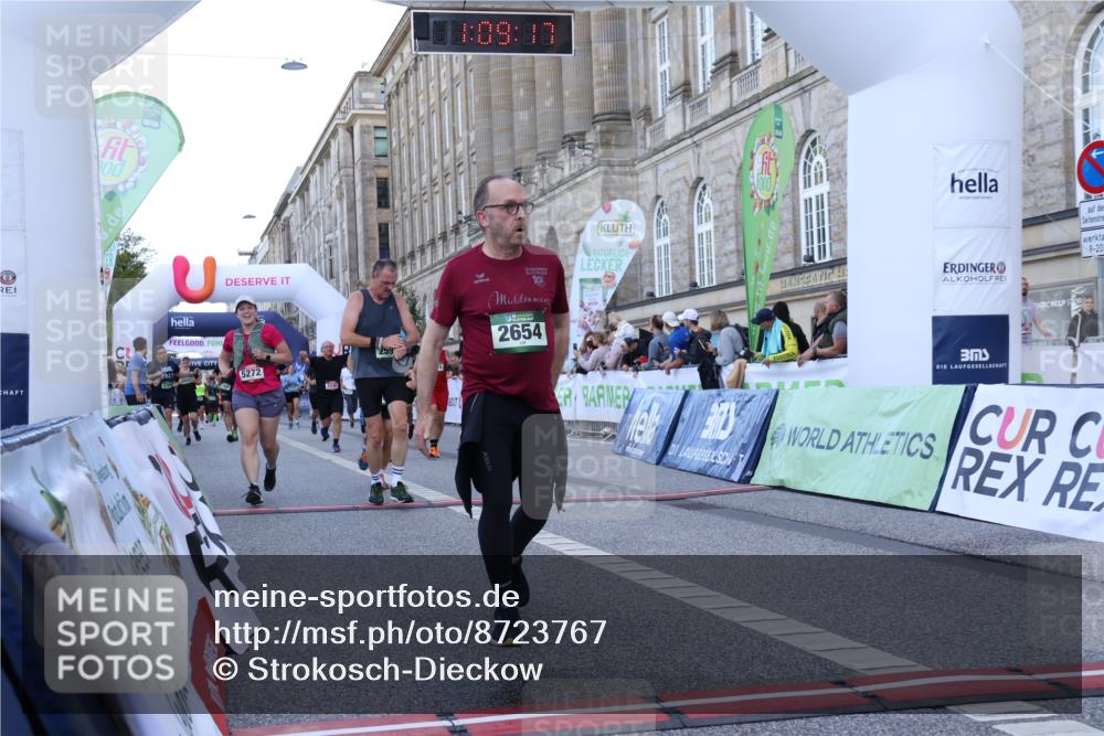 07.09.2025 - BARMER Alsterlauf Strokosch-Dieckow http://msf.ph/oto/8723767 07.09.2025 10:09:16 Ziel 2479, 2480, 2591, 2654, 2657, 3130, 3202, 3203, 3224, 3784, 3883, 3900, 5244, 5251, 5272, 5369, 5536, 5600, 5601, 5651, 5746, 6046, 6090 meine-sportfotos.de