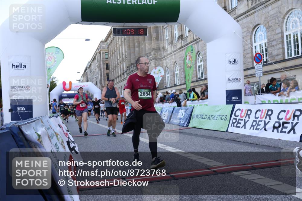 07.09.2025 - BARMER Alsterlauf Strokosch-Dieckow http://msf.ph/oto/8723768 07.09.2025 10:09:16 Ziel 2479, 2480, 2591, 2654, 2657, 3130, 3202, 3203, 3224, 3784, 3883, 3900, 5244, 5251, 5272, 5369, 5536, 5600, 5601, 5651, 5746, 6046, 6090 meine-sportfotos.de