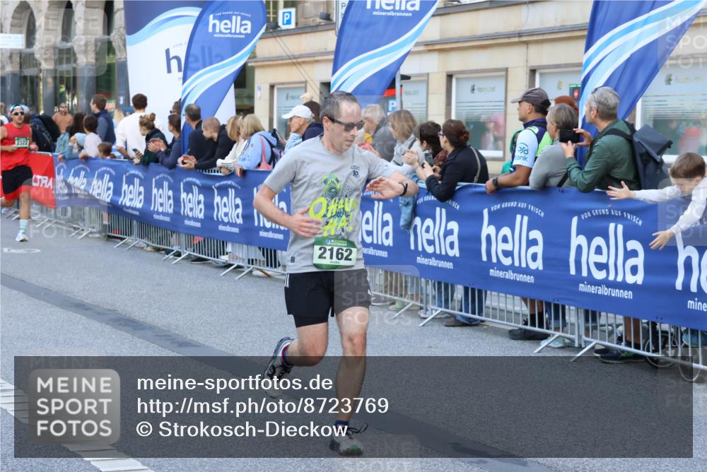 07.09.2025 - BARMER Alsterlauf Strokosch-Dieckow http://msf.ph/oto/8723769 07.09.2025 09:51:11 Ziel 2025, 2416, 2681, 2778, 3247, 3538, 4157, 4173, 4944, 5063, 5125, 5179, 5234, 5376, 5710, 5715, 5807, 5858, 5921, 8075, 8200, 8292, 8477 meine-sportfotos.de