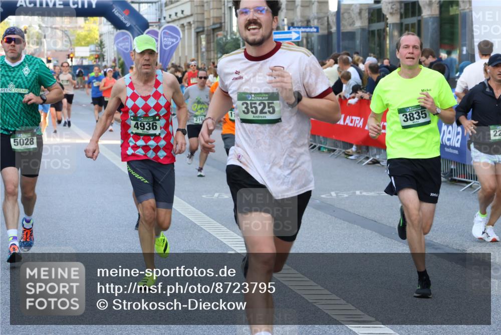07.09.2025 - BARMER Alsterlauf Strokosch-Dieckow http://msf.ph/oto/8723795 07.09.2025 09:51:05 Ziel 2025, 2416, 2778, 2802, 3538, 3546, 3618, 4157, 4161, 4162, 4173, 4223, 4619, 4944, 5051, 5125, 5179, 5234, 5358, 5710, 5715, 5858, 5905, 5921, 8200, 8292 meine-sportfotos.de
