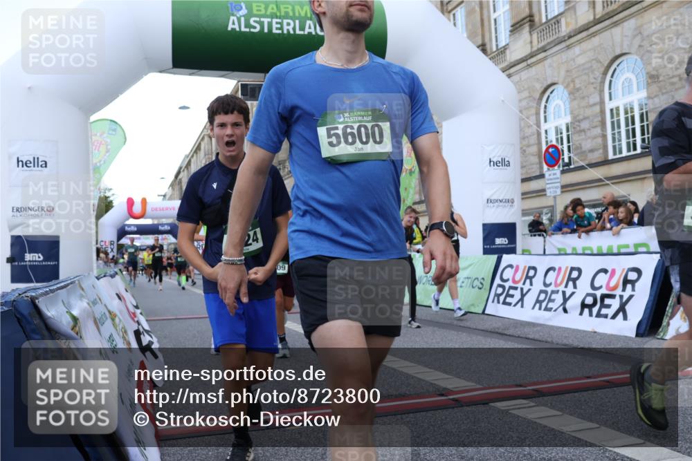 07.09.2025 - BARMER Alsterlauf Strokosch-Dieckow http://msf.ph/oto/8723800 07.09.2025 10:09:25 Ziel 2367, 3201, 3202, 3203, 3224, 3637, 3784, 3900, 4057, 4084, 4348, 4458, 4568, 4803, 5089, 5262, 5600, 5601, 5883, 6033, 6046, 6090, 6092, 8109 meine-sportfotos.de