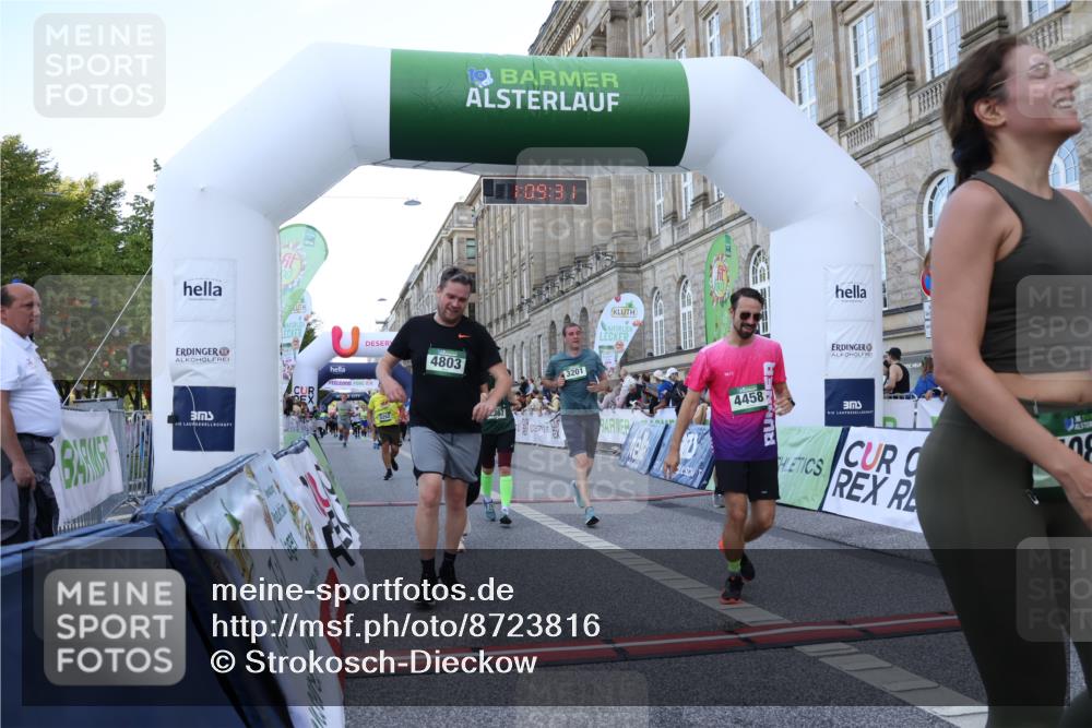 07.09.2025 - BARMER Alsterlauf Strokosch-Dieckow http://msf.ph/oto/8723816 07.09.2025 10:09:29 Ziel 2367, 3201, 3475, 3637, 4057, 4084, 4348, 4458, 4568, 4803, 4952, 5089, 5262, 5663, 5883, 6033, 6092, 8109, 8130 meine-sportfotos.de