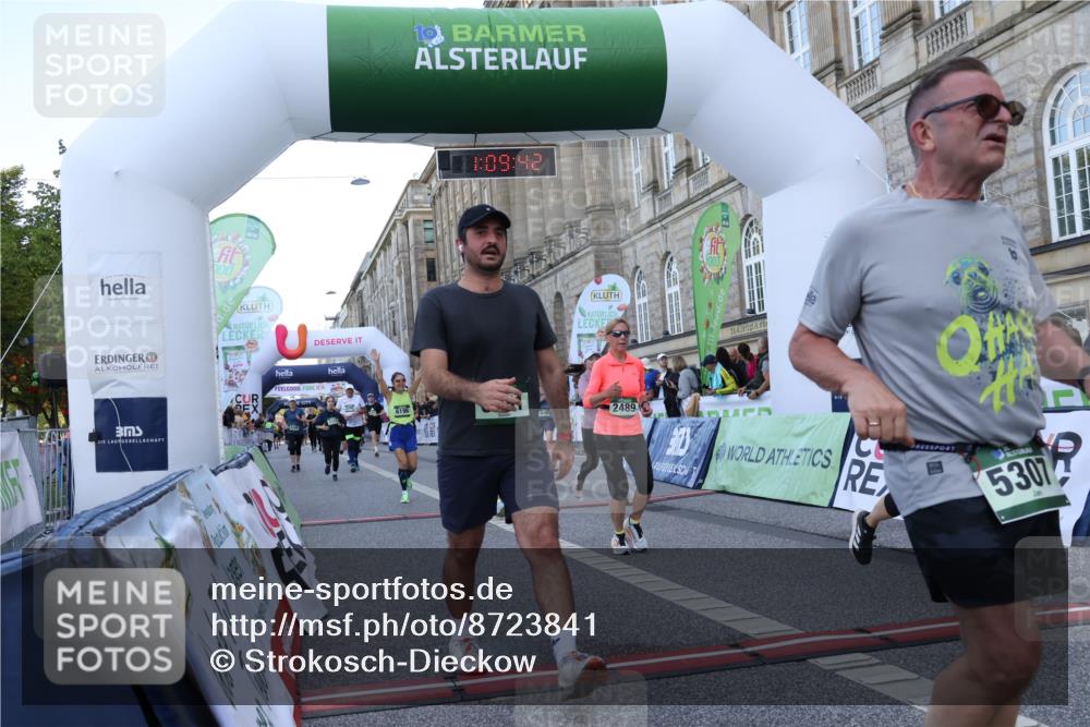07.09.2025 - BARMER Alsterlauf Strokosch-Dieckow http://msf.ph/oto/8723841 07.09.2025 10:09:40 Ziel 2489, 3318, 3674, 3795, 4421, 4567, 4863, 4952, 5188, 5255, 5307, 5663, 6081, 6083, 6184, 6196, 6260, 8130, 8289 meine-sportfotos.de