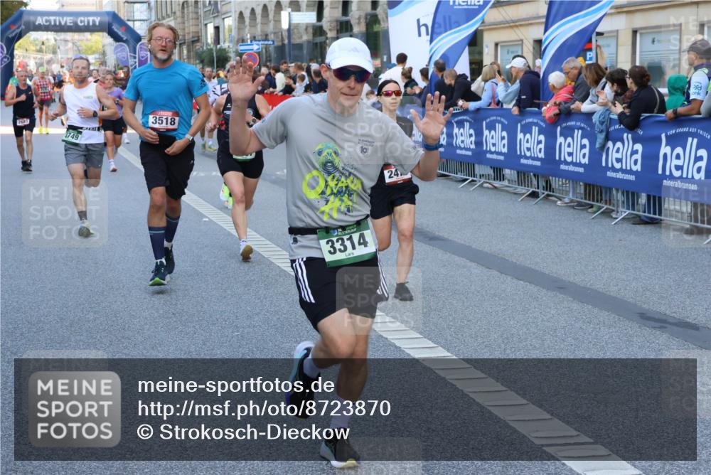 07.09.2025 - BARMER Alsterlauf Strokosch-Dieckow http://msf.ph/oto/8723870 07.09.2025 09:50:57 Ziel 2025, 2322, 2416, 2609, 2778, 2802, 3059, 3447, 3538, 3546, 3618, 3812, 4161, 4162, 4173, 4223, 4300, 4619, 4895, 4944, 4992, 5051, 5179, 5358, 5455, 5715, 5858, 5905, 5921, 8318 meine-sportfotos.de