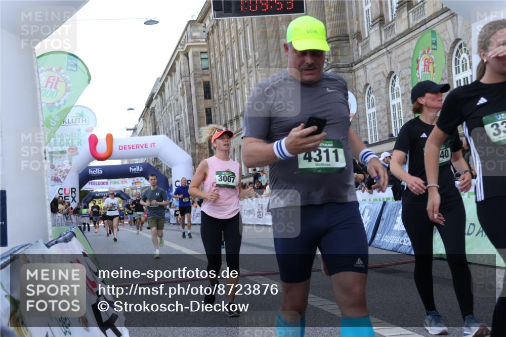 07.09.2025 - BARMER Alsterlauf Strokosch-Dieckow http://msf.ph/oto/8723876 07.09.2025 10:09:52 Ziel 2793, 3007, 3254, 3340, 3341, 3342, 3603, 3825, 4296, 4311, 4377, 4435, 5131, 5188, 8365 meine-sportfotos.de