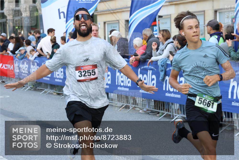 07.09.2025 - BARMER Alsterlauf Strokosch-Dieckow http://msf.ph/oto/8723883 07.09.2025 09:50:51 Ziel 2162, 2322, 2609, 2778, 2802, 2836, 3059, 3447, 3476, 3546, 3618, 3812, 4161, 4162, 4223, 4300, 4619, 4895, 4992, 5051, 5358, 5426, 5455, 5772, 5899, 5905, 8174, 8318 meine-sportfotos.de