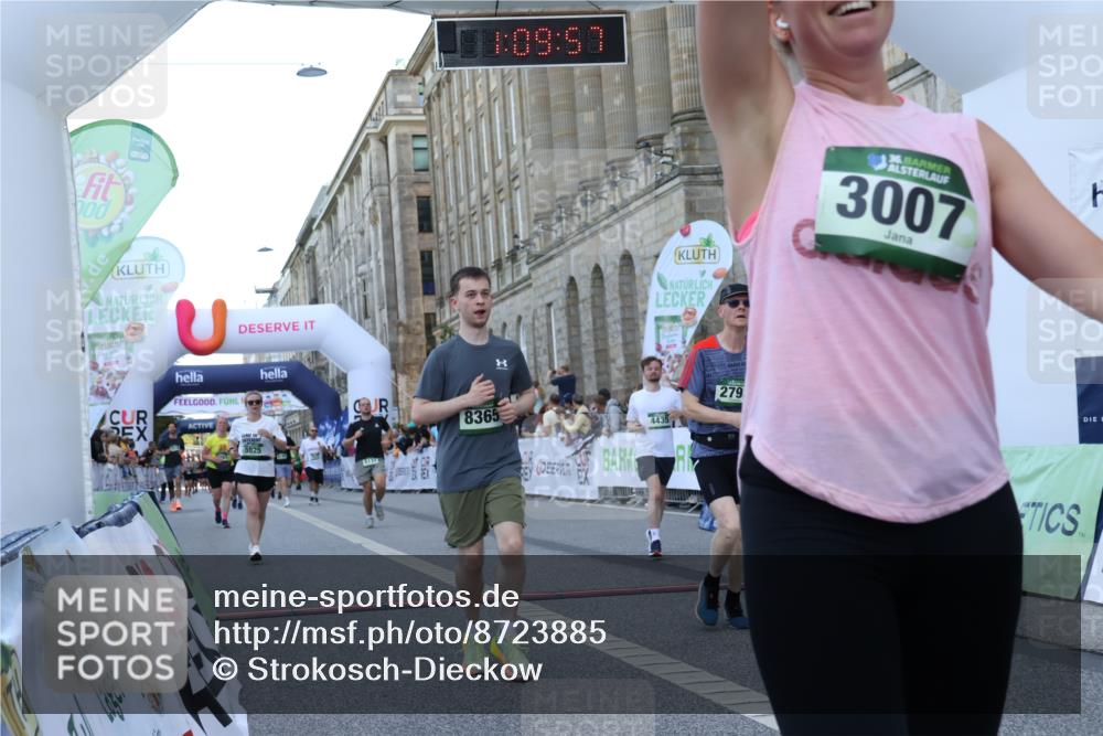 07.09.2025 - BARMER Alsterlauf Strokosch-Dieckow http://msf.ph/oto/8723885 07.09.2025 10:09:55 Ziel 2793, 3007, 3254, 3340, 3341, 3770, 3825, 4296, 4377, 4435, 5131, 5263, 8365 meine-sportfotos.de