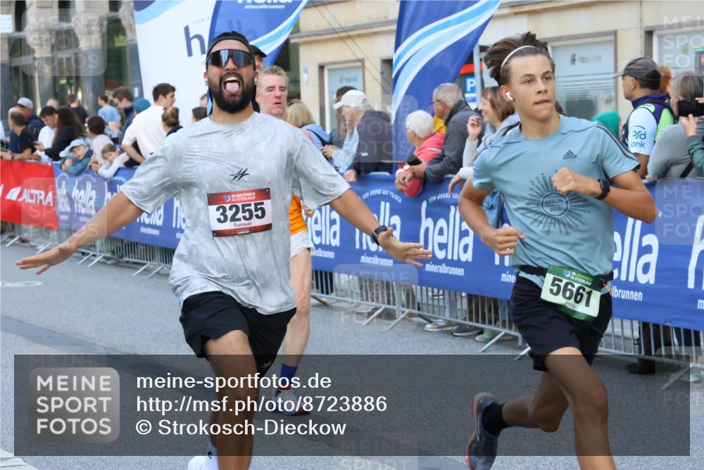 07.09.2025 - BARMER Alsterlauf Strokosch-Dieckow http://msf.ph/oto/8723886 07.09.2025 09:50:51 Ziel 2162, 2322, 2609, 2778, 2802, 2836, 3059, 3447, 3476, 3546, 3618, 3812, 4161, 4162, 4223, 4300, 4619, 4895, 4992, 5051, 5358, 5426, 5455, 5772, 5899, 5905, 8174, 8318 meine-sportfotos.de