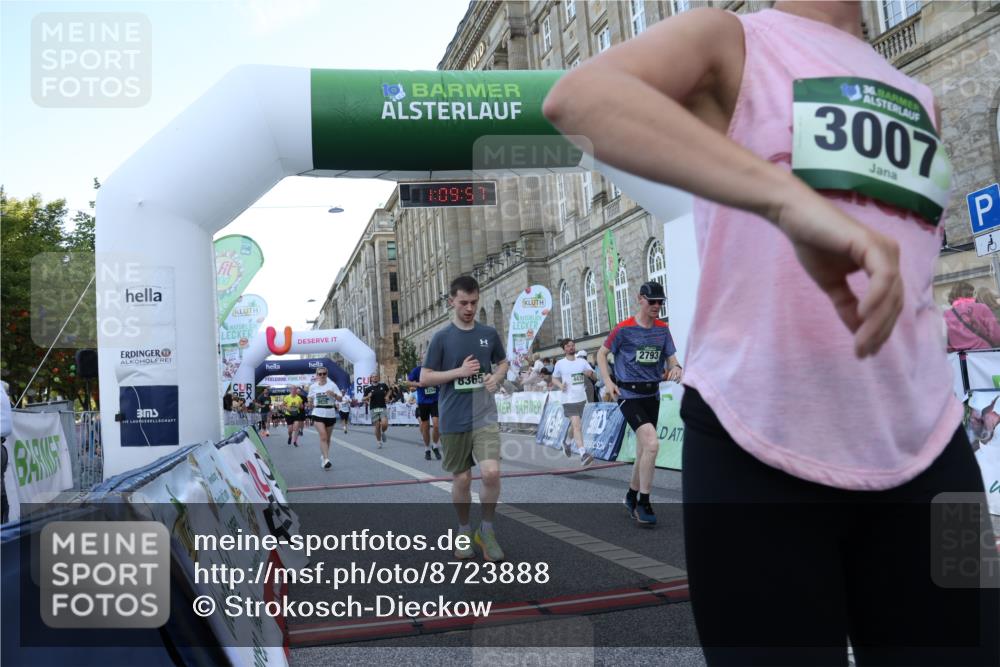07.09.2025 - BARMER Alsterlauf Strokosch-Dieckow http://msf.ph/oto/8723888 07.09.2025 10:09:56 Ziel 2793, 3007, 3254, 3770, 3825, 4296, 4377, 4435, 4522, 5131, 5263, 5519, 5533, 6190, 8365 meine-sportfotos.de
