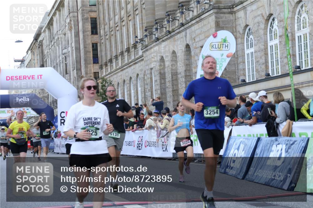 07.09.2025 - BARMER Alsterlauf Strokosch-Dieckow http://msf.ph/oto/8723895 07.09.2025 10:09:58 Ziel 2793, 3254, 3770, 3825, 4155, 4435, 4522, 5131, 5263, 5519, 5533, 6190, 8365 meine-sportfotos.de