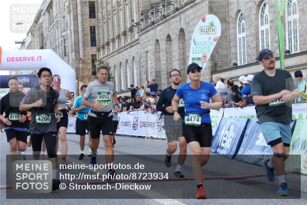 07.09.2025 - BARMER Alsterlauf Strokosch-Dieckow http://msf.ph/oto/8723934 07.09.2025 10:10:14 Ziel 2023, 2197, 2224, 2363, 2391, 2925, 3054, 4260, 4474, 4714, 4743, 4906, 4915, 5052, 5443, 5821, 6258, 8115 meine-sportfotos.de