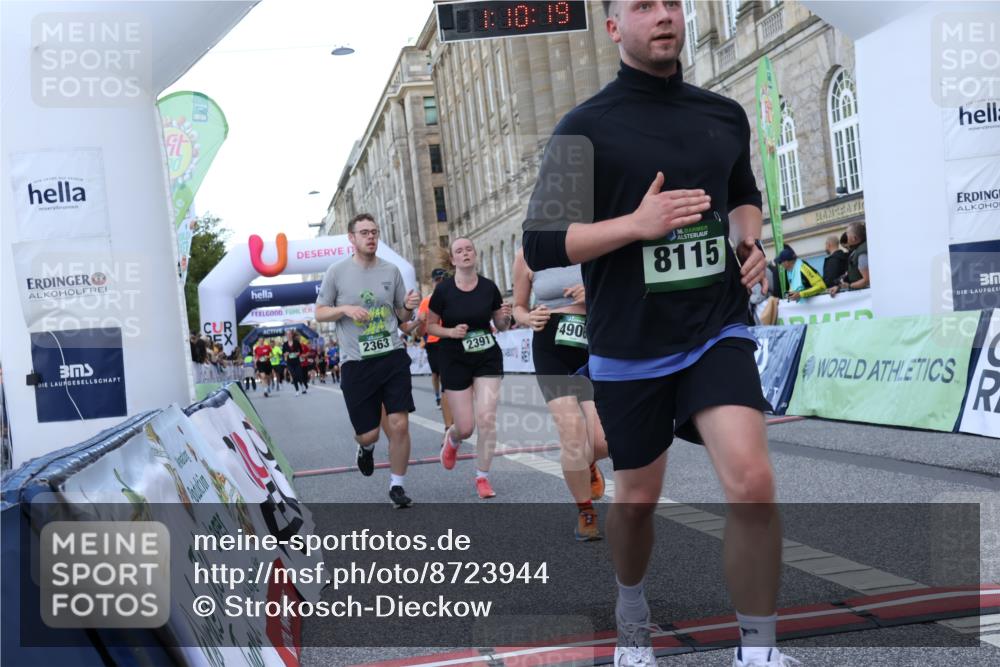07.09.2025 - BARMER Alsterlauf Strokosch-Dieckow http://msf.ph/oto/8723944 07.09.2025 10:10:17 Ziel 2023, 2197, 2224, 2363, 2391, 3054, 4260, 4474, 4714, 4743, 4906, 4915, 5052, 5443, 6258, 8115 meine-sportfotos.de