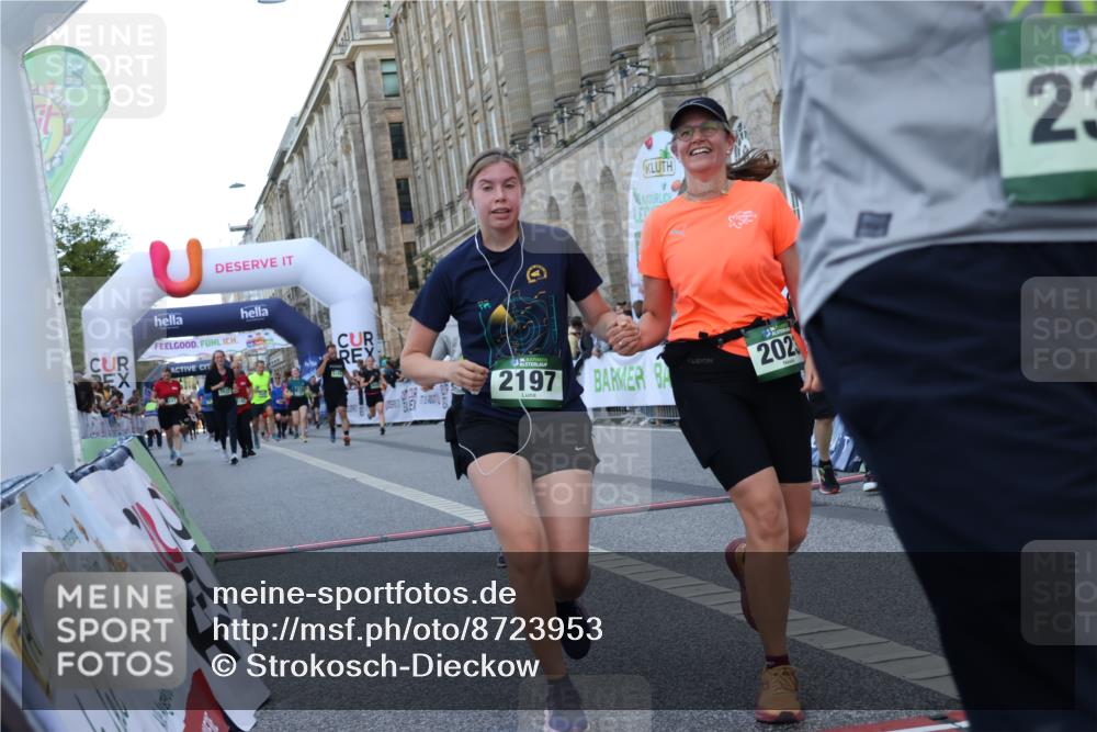 07.09.2025 - BARMER Alsterlauf Strokosch-Dieckow http://msf.ph/oto/8723953 07.09.2025 10:10:20 Ziel 2023, 2197, 2224, 2363, 2391, 2622, 2639, 2787, 3054, 4203, 4260, 4714, 4743, 4906, 5052, 6000, 6159, 6258, 8115, 8147, 8162 meine-sportfotos.de