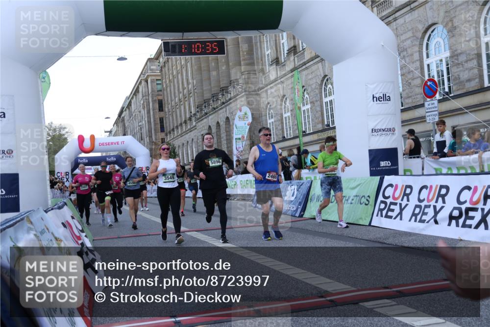 07.09.2025 - BARMER Alsterlauf Strokosch-Dieckow http://msf.ph/oto/8723997 07.09.2025 10:10:33 Ziel 1160, 2082, 2469, 2586, 2805, 2865, 2895, 2907, 3250, 3549, 4099, 4202, 4302, 4554, 4622, 4838, 4893, 4933, 4935, 5176, 5652, 5778, 5780, 5816, 5893, 5896 meine-sportfotos.de