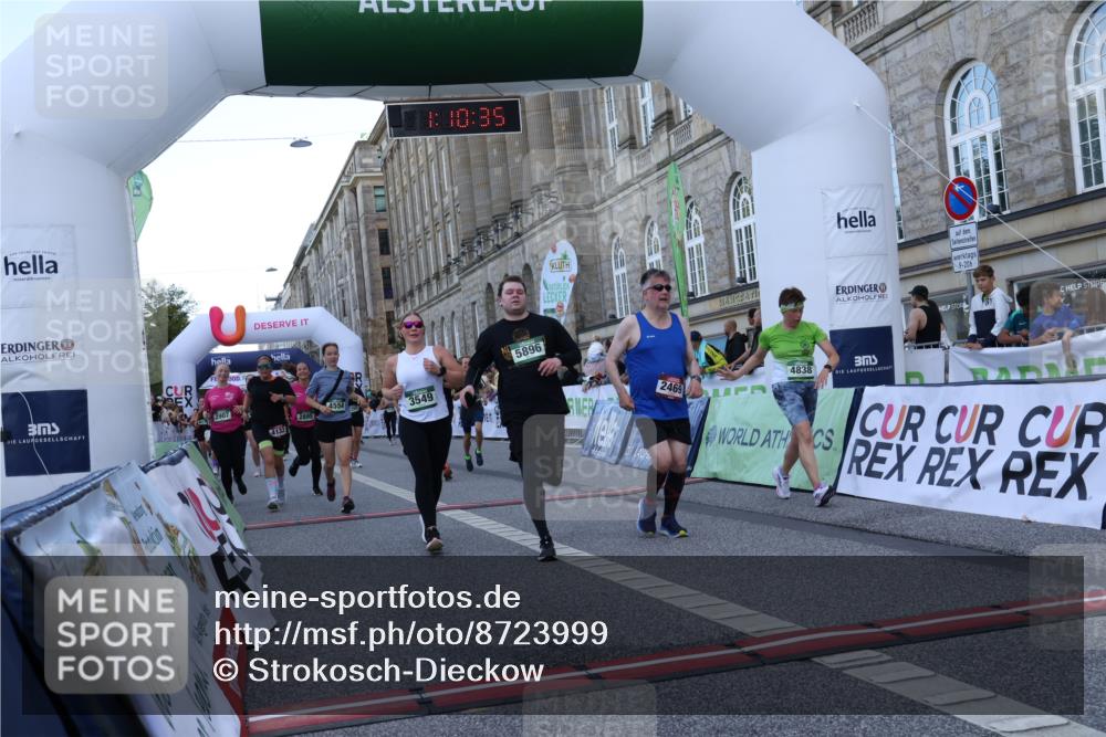 07.09.2025 - BARMER Alsterlauf Strokosch-Dieckow http://msf.ph/oto/8723999 07.09.2025 10:10:34 Ziel 1160, 2082, 2469, 2805, 2865, 2895, 2907, 3250, 3549, 3756, 3757, 4099, 4202, 4302, 4554, 4622, 4838, 4893, 4933, 4935, 5176, 5285, 5652, 5778, 5780, 5816, 5893, 5896, 8463 meine-sportfotos.de
