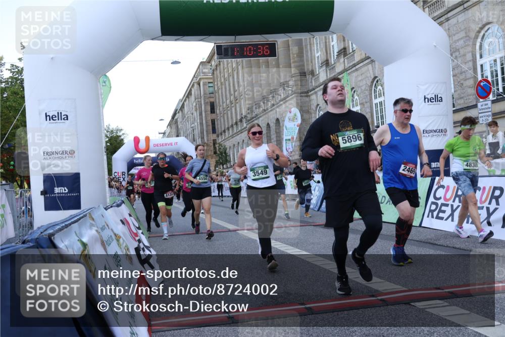 07.09.2025 - BARMER Alsterlauf Strokosch-Dieckow http://msf.ph/oto/8724002 07.09.2025 10:10:34 Ziel 1160, 2082, 2469, 2805, 2865, 2895, 2907, 3250, 3549, 3756, 3757, 4099, 4202, 4302, 4554, 4622, 4838, 4893, 4933, 4935, 5176, 5285, 5652, 5778, 5780, 5816, 5893, 5896, 8463 meine-sportfotos.de