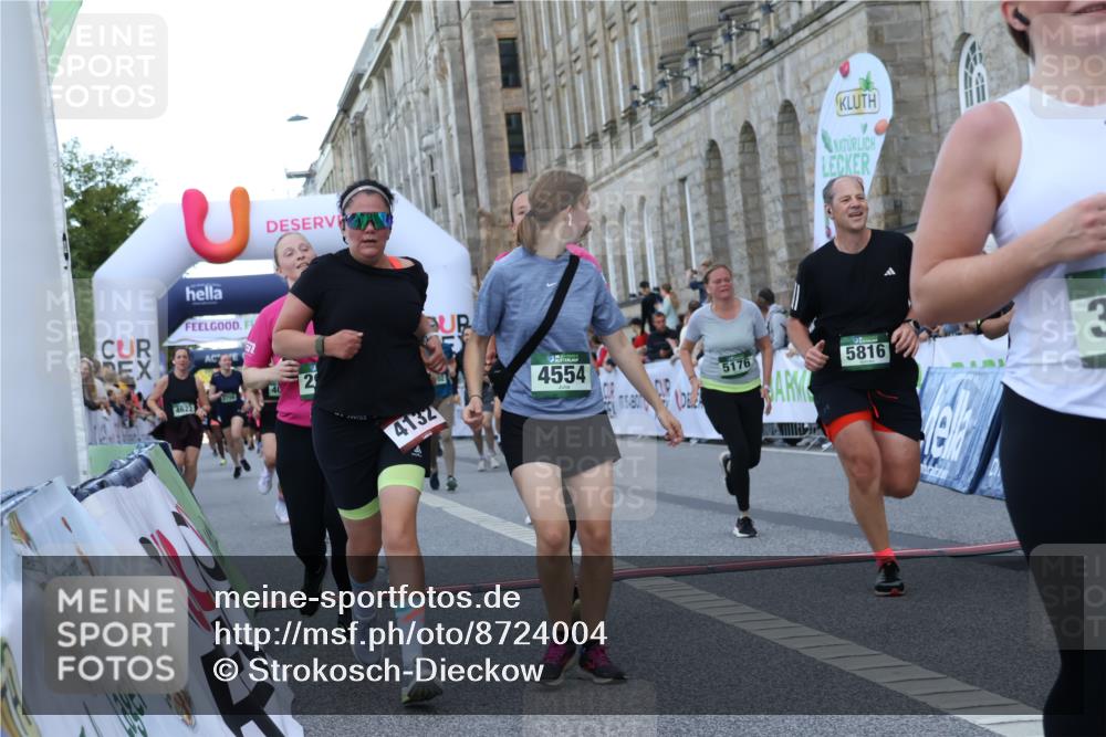 07.09.2025 - BARMER Alsterlauf Strokosch-Dieckow http://msf.ph/oto/8724004 07.09.2025 10:10:35 Ziel 1160, 2082, 2469, 2865, 2895, 2907, 3250, 3549, 3756, 3757, 3758, 4099, 4202, 4302, 4554, 4622, 4838, 4933, 4935, 5176, 5285, 5652, 5778, 5780, 5816, 5893, 5896, 8463 meine-sportfotos.de