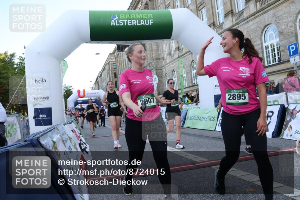 07.09.2025 - BARMER Alsterlauf Strokosch-Dieckow http://msf.ph/oto/8724015 07.09.2025 10:10:39 Ziel 1160, 2352, 2474, 2632, 2865, 2895, 2907, 3250, 3470, 3756, 3757, 3758, 4058, 4099, 4202, 4291, 4302, 4554, 4622, 4667, 5176, 5285, 5319, 5652, 5816, 5829, 5879, 5893, 5896, 8423, 8463 meine-sportfotos.de