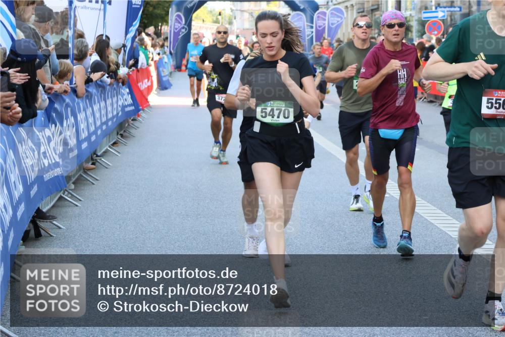 07.09.2025 - BARMER Alsterlauf Strokosch-Dieckow http://msf.ph/oto/8724018 07.09.2025 09:50:31 Ziel 2162, 2203, 2478, 2683, 2897, 2900, 2922, 3147, 3148, 3255, 3314, 3411, 3443, 3510, 3518, 3525, 3623, 3749, 3835, 4499, 4573, 4835, 4936, 5028, 5316, 5383, 5661, 6107, 6162, 6176, 8105 meine-sportfotos.de