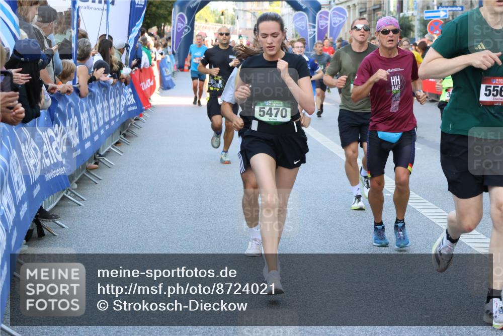 07.09.2025 - BARMER Alsterlauf Strokosch-Dieckow http://msf.ph/oto/8724021 07.09.2025 09:50:31 Ziel 2162, 2203, 2478, 2683, 2897, 2900, 2922, 3147, 3148, 3255, 3314, 3411, 3443, 3510, 3518, 3525, 3623, 3749, 3835, 4499, 4573, 4835, 4936, 5028, 5316, 5383, 5661, 6107, 6162, 6176, 8105 meine-sportfotos.de