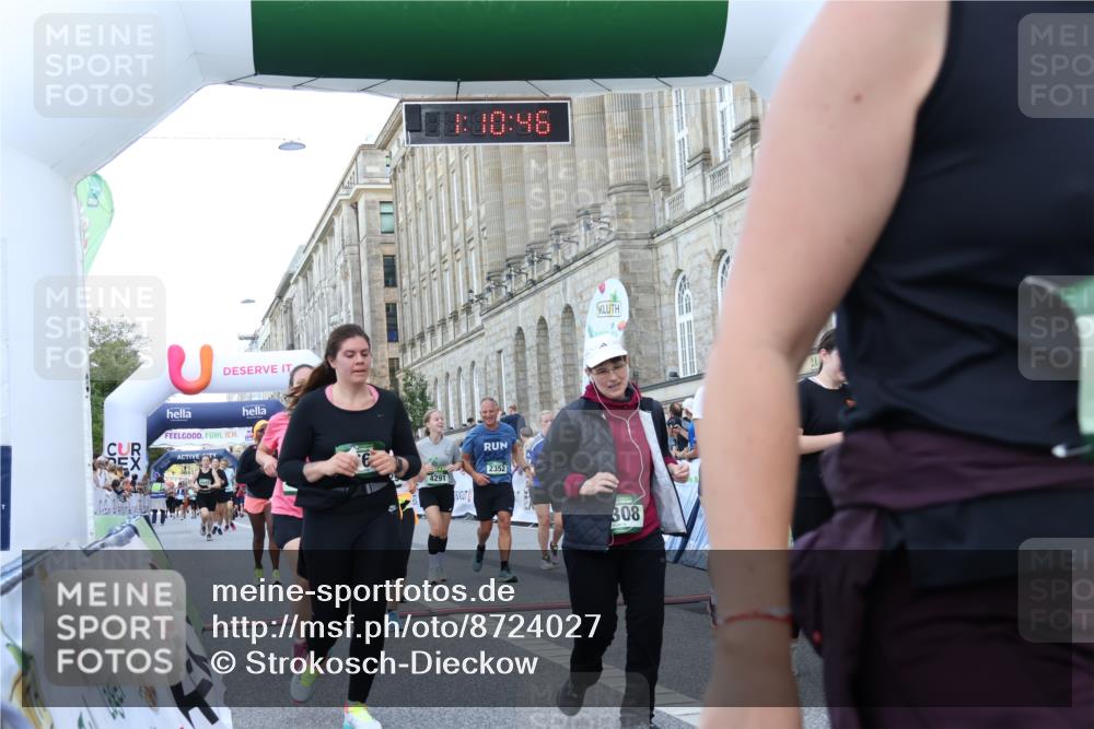 07.09.2025 - BARMER Alsterlauf Strokosch-Dieckow http://msf.ph/oto/8724027 07.09.2025 10:10:44 Ziel 1188, 2352, 2474, 2632, 3145, 3469, 3470, 3756, 3757, 3758, 3987, 4058, 4202, 4291, 4384, 4622, 4667, 4864, 5285, 5319, 5413, 5652, 5829, 5879, 6088, 6114, 8385, 8423, 8463 meine-sportfotos.de