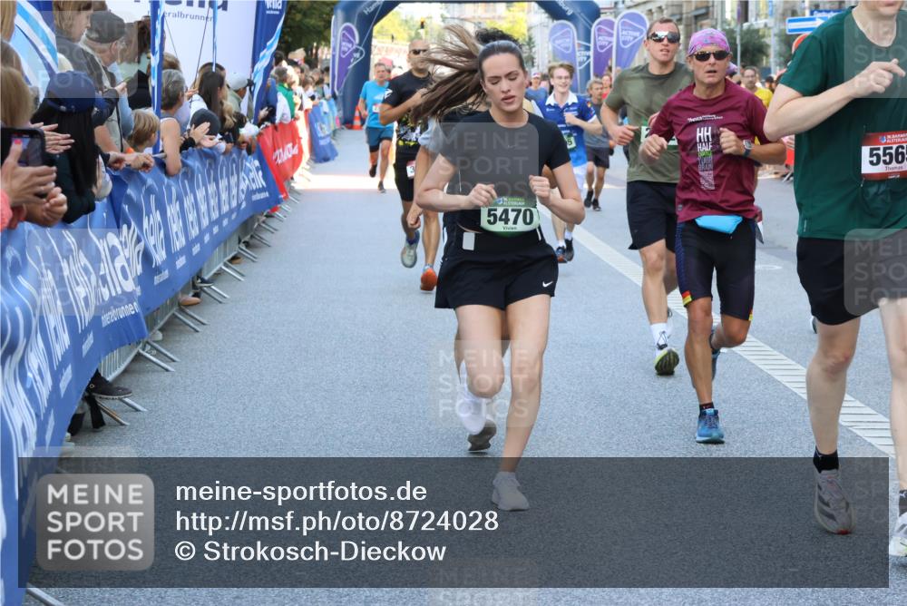 07.09.2025 - BARMER Alsterlauf Strokosch-Dieckow http://msf.ph/oto/8724028 07.09.2025 09:50:31 Ziel 2162, 2203, 2478, 2683, 2897, 2900, 2922, 3147, 3148, 3255, 3314, 3411, 3443, 3510, 3518, 3525, 3623, 3749, 3835, 4499, 4573, 4835, 4936, 5028, 5316, 5383, 5661, 6107, 6162, 6176, 8105 meine-sportfotos.de