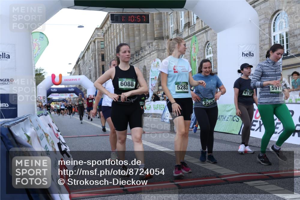 07.09.2025 - BARMER Alsterlauf Strokosch-Dieckow http://msf.ph/oto/8724054 07.09.2025 10:10:55 Ziel 2282, 2311, 2312, 2703, 3088, 3472, 3481, 3987, 4384, 4748, 4832, 4864, 5009, 5049, 5072, 5073, 5283, 5413, 5824, 5971, 6038, 6088, 6198, 8385 meine-sportfotos.de