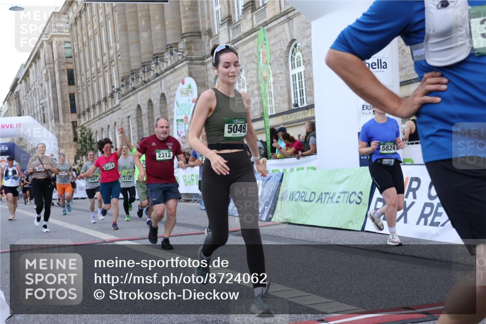 07.09.2025 - BARMER Alsterlauf Strokosch-Dieckow http://msf.ph/oto/8724062 07.09.2025 10:10:59 Ziel 2311, 2312, 2703, 3088, 3472, 3481, 3606, 3687, 4748, 4832, 5009, 5049, 5072, 5073, 5814, 5824, 6038, 6054, 6177, 8078, 8079 meine-sportfotos.de