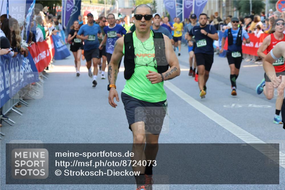 07.09.2025 - BARMER Alsterlauf Strokosch-Dieckow http://msf.ph/oto/8724073 07.09.2025 09:50:24 Ziel 2478, 2683, 3147, 3158, 3255, 3314, 3411, 3510, 3518, 3623, 3749, 4160, 4164, 4499, 4573, 4663, 4835, 5018, 5316, 5318, 5383, 5642, 5661, 6107, 6162, 6235, 8105, 8240 meine-sportfotos.de