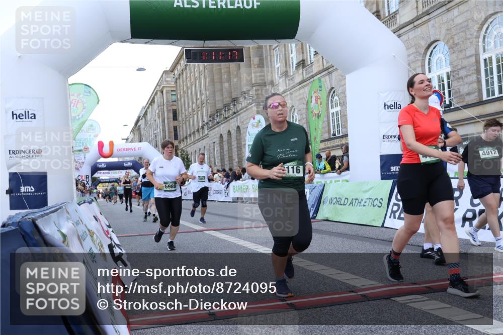 07.09.2025 - BARMER Alsterlauf Strokosch-Dieckow http://msf.ph/oto/8724095 07.09.2025 10:11:15 Ziel 2116, 2422, 2460, 3043, 3044, 3647, 4261, 4313, 4615, 4796, 4912, 4913, 5419, 5581, 5624, 5703, 5988, 6052, 8340 meine-sportfotos.de